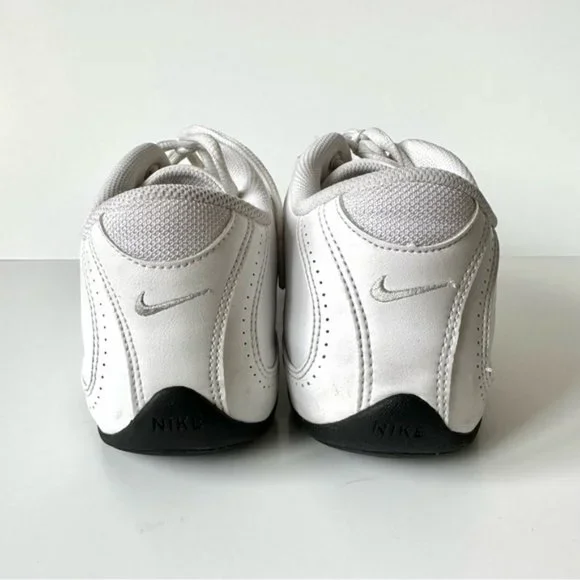 Nike Musique III Woman Sneakers White Leather Sneakers US 8 - Picture 2 of 11